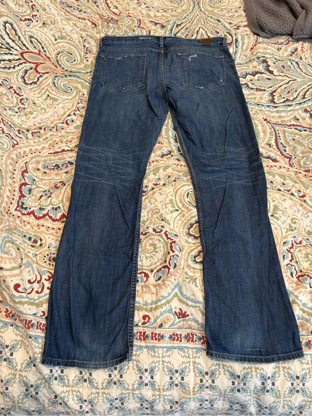 Men’s Distressed Blue Jeans - Classic Dark Wash Straight Leg 32 2009 EUC Vintage